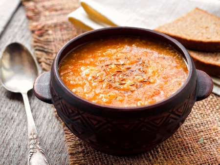 Капустняк - класическа украинска супа с кисело зеле, бял боб и бекон - снимка на рецептата